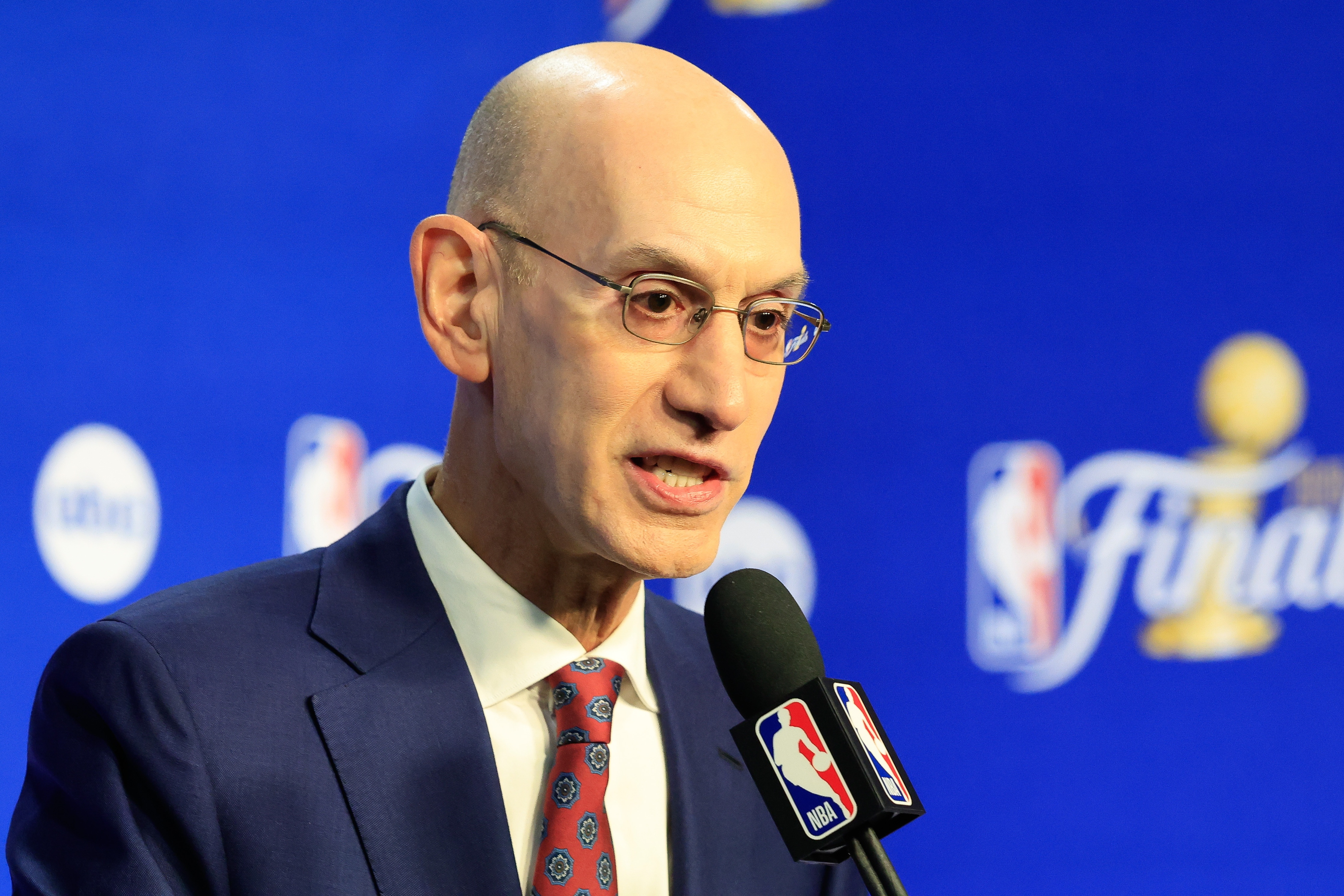 TA：NBA更新工资帽预测 27-28赛季1.76亿美元&奢侈税线2.13亿美元